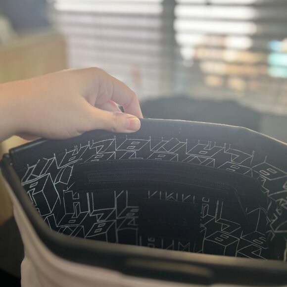 L.A.M.B. Rare White Leather Folding Clutch Wallet - Picture 2 of 6